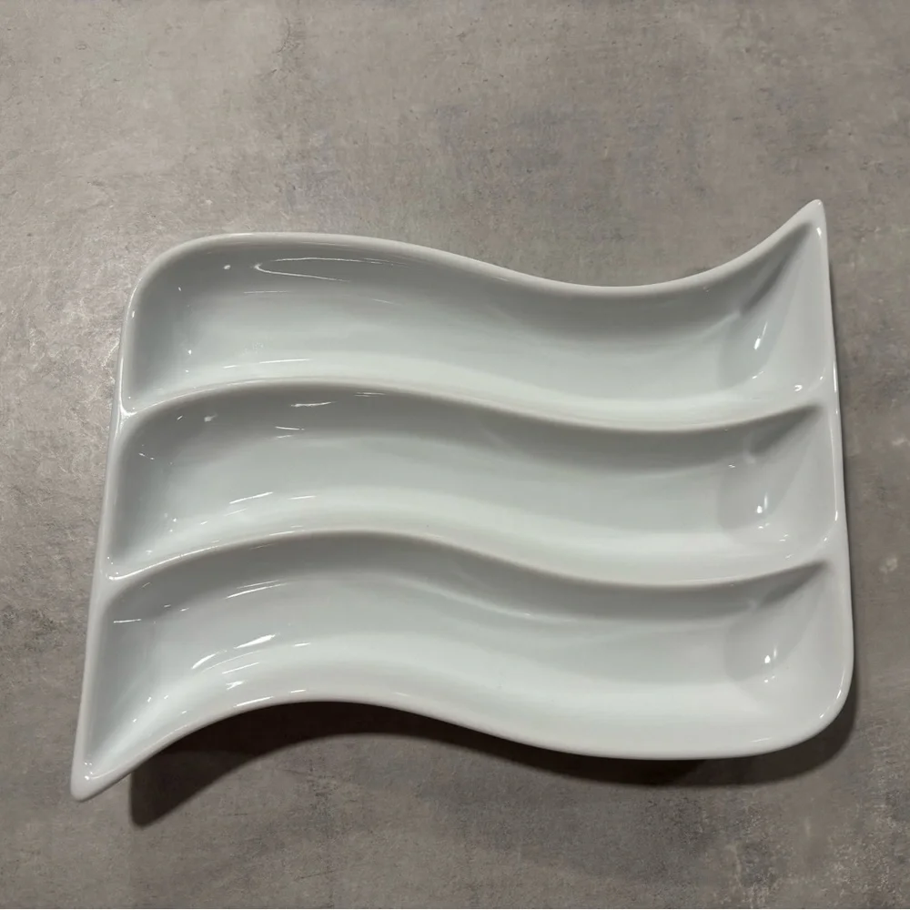 Crate & Barrel White Porcelain Wave Appetizer Olive Cracker Plate Tray Dish
